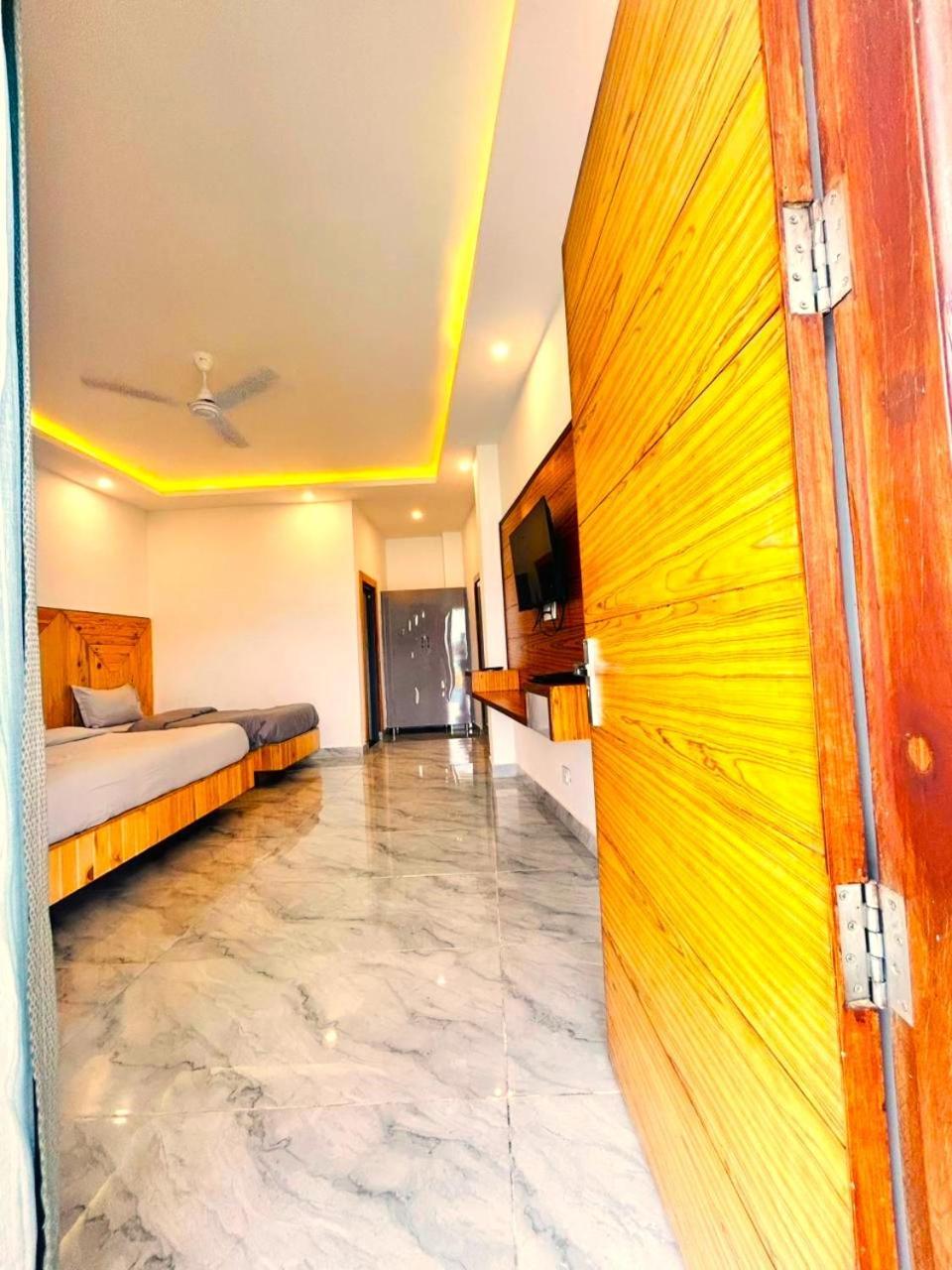 Living On The Edge A Luxury Stay Mussoorie Eksteriør bilde