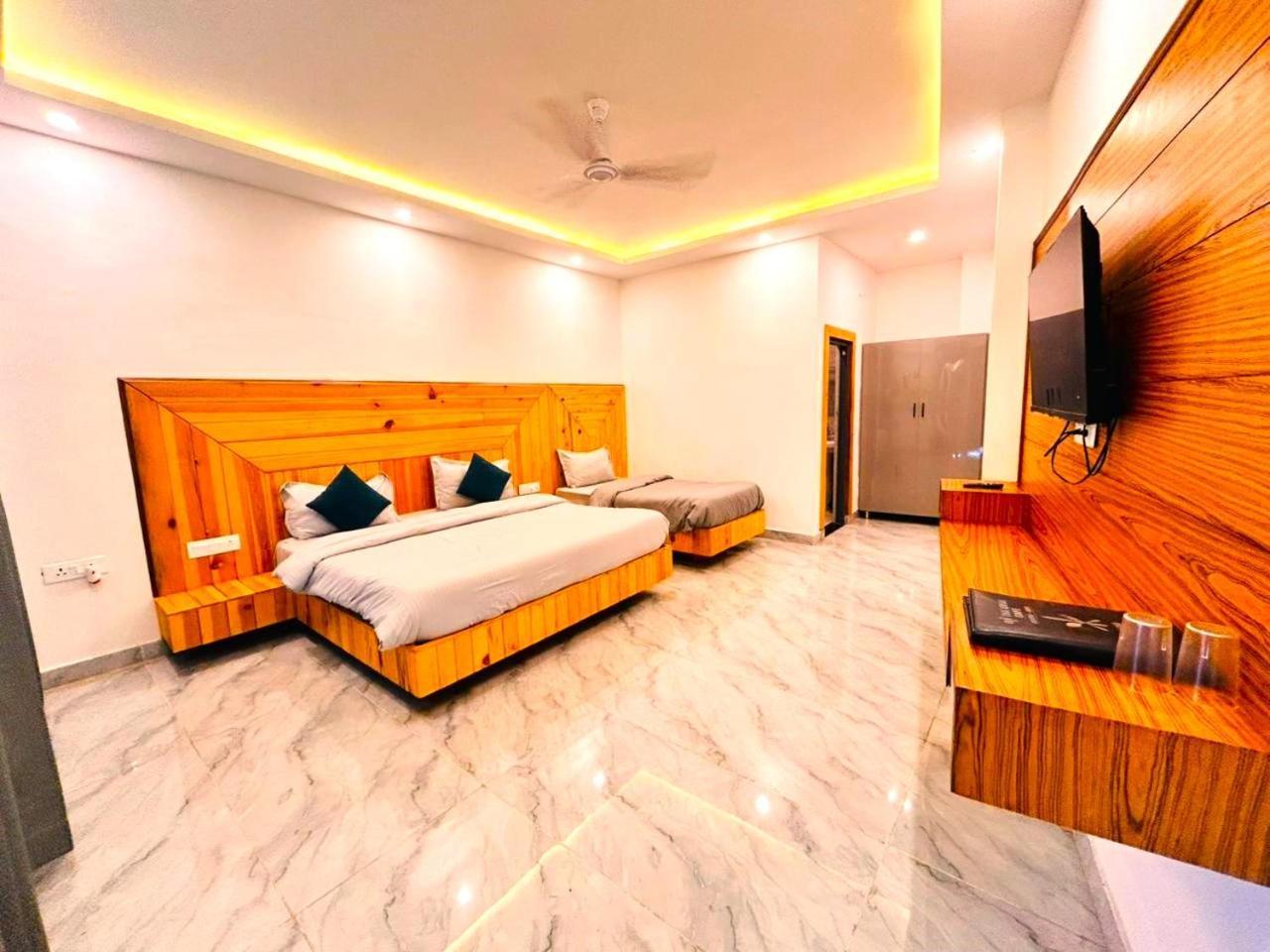 Living On The Edge A Luxury Stay Mussoorie Eksteriør bilde