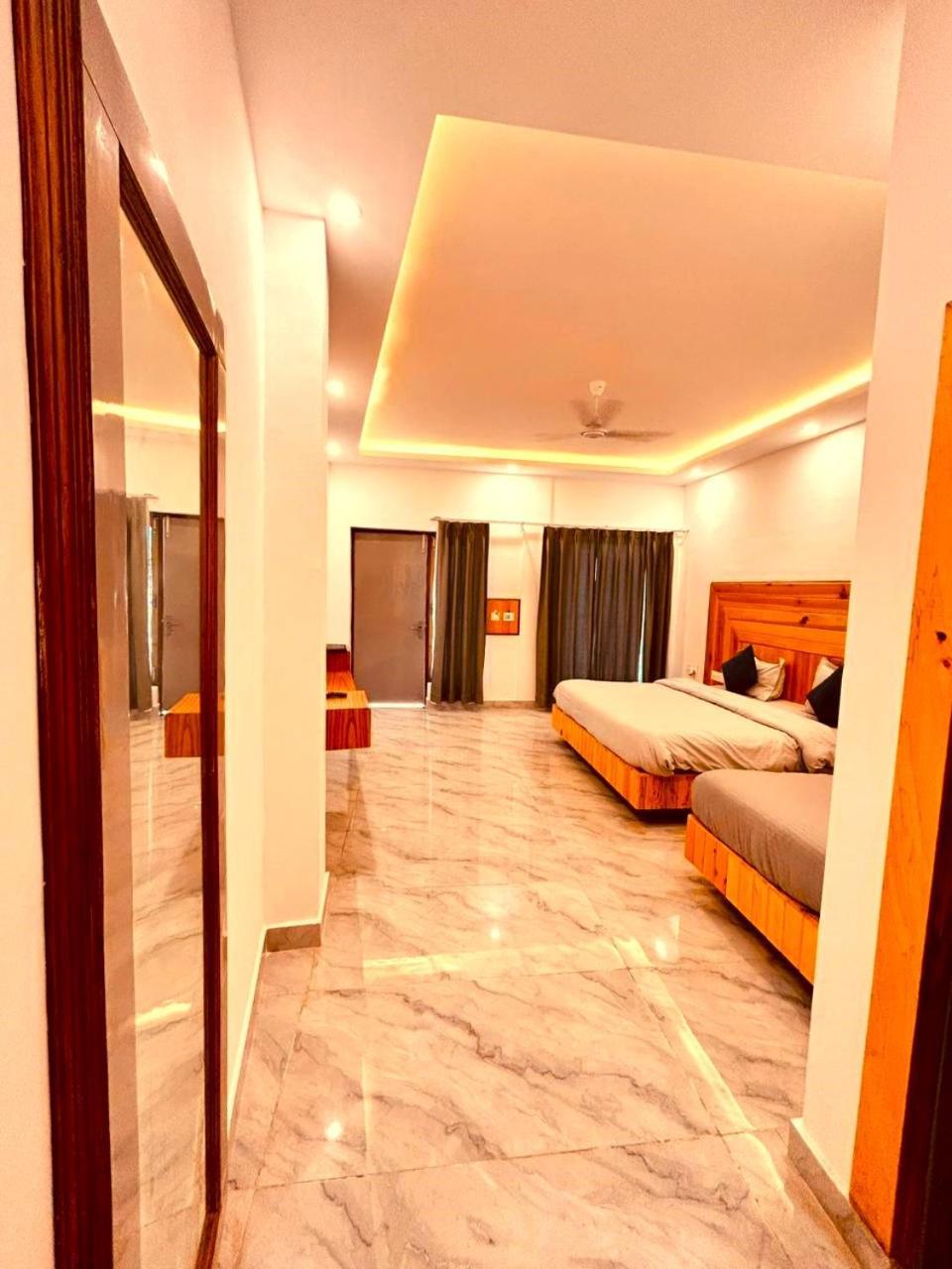 Living On The Edge A Luxury Stay Mussoorie Eksteriør bilde