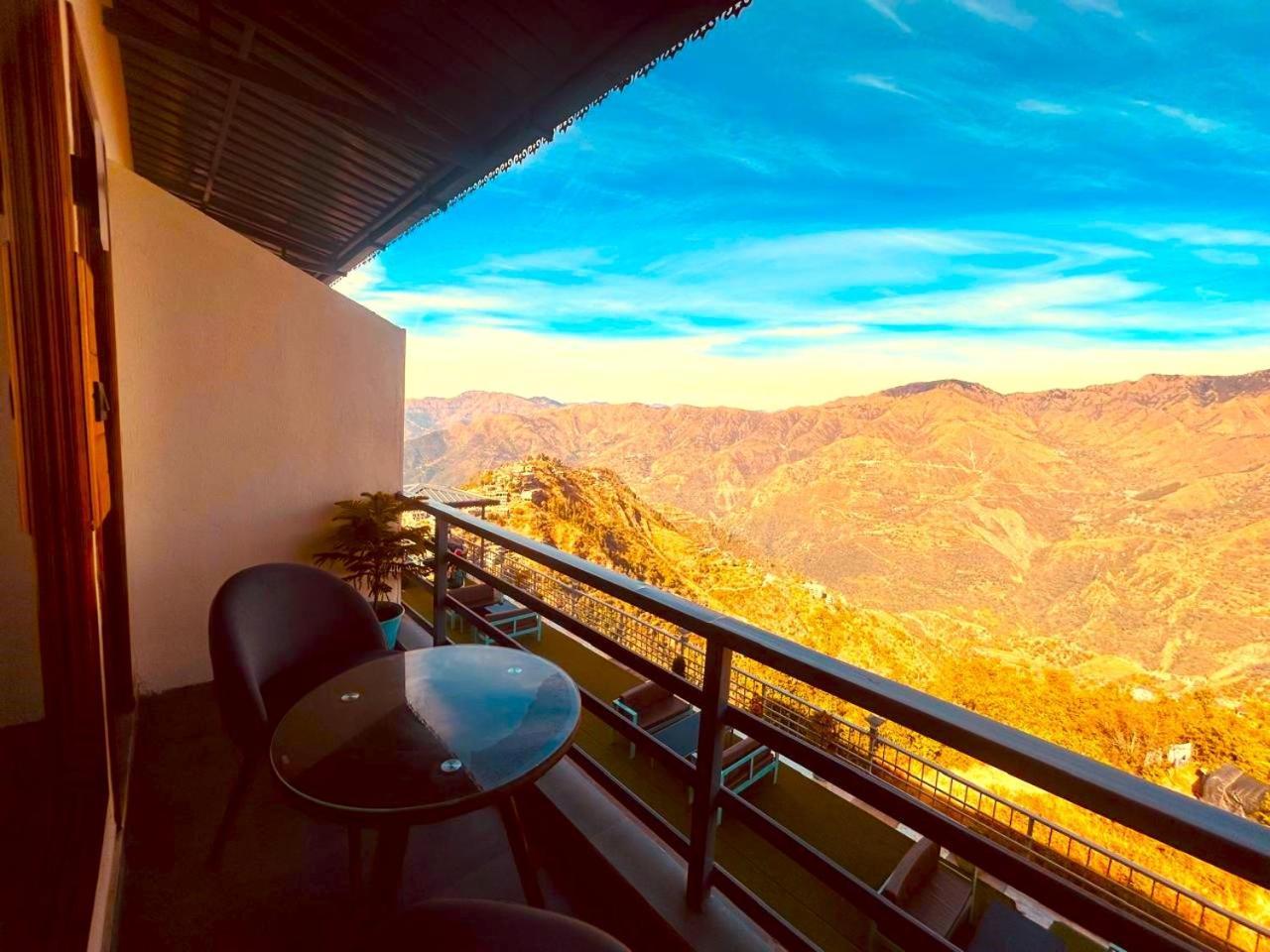 Living On The Edge A Luxury Stay Mussoorie Eksteriør bilde