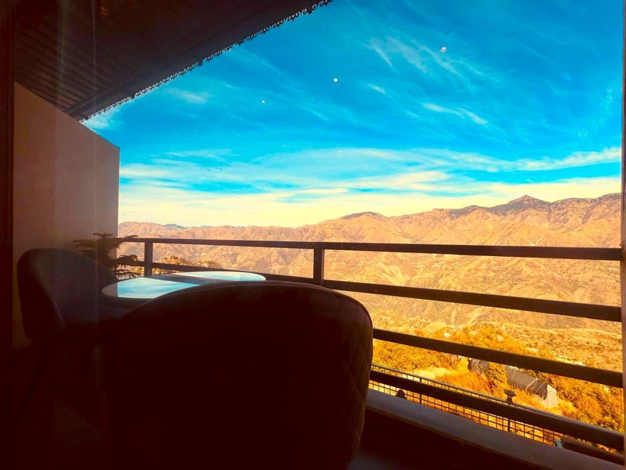 Living On The Edge A Luxury Stay Mussoorie Eksteriør bilde