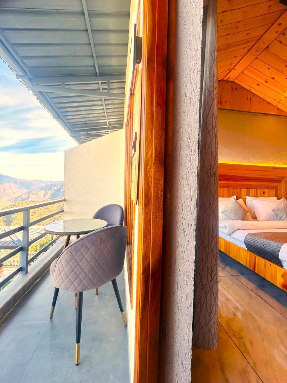 Living On The Edge A Luxury Stay Mussoorie Eksteriør bilde