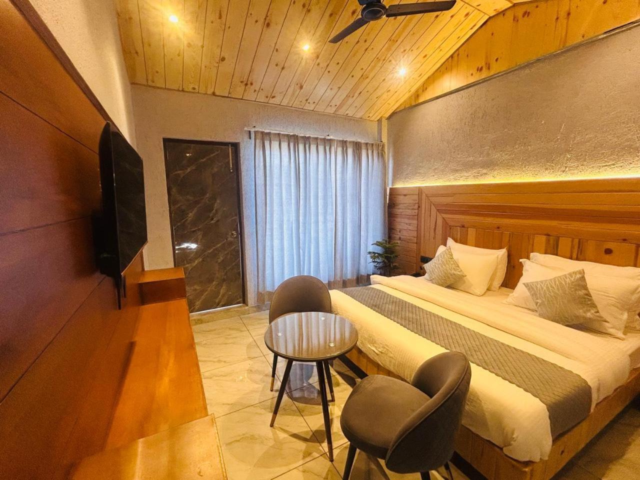 Living On The Edge A Luxury Stay Mussoorie Eksteriør bilde