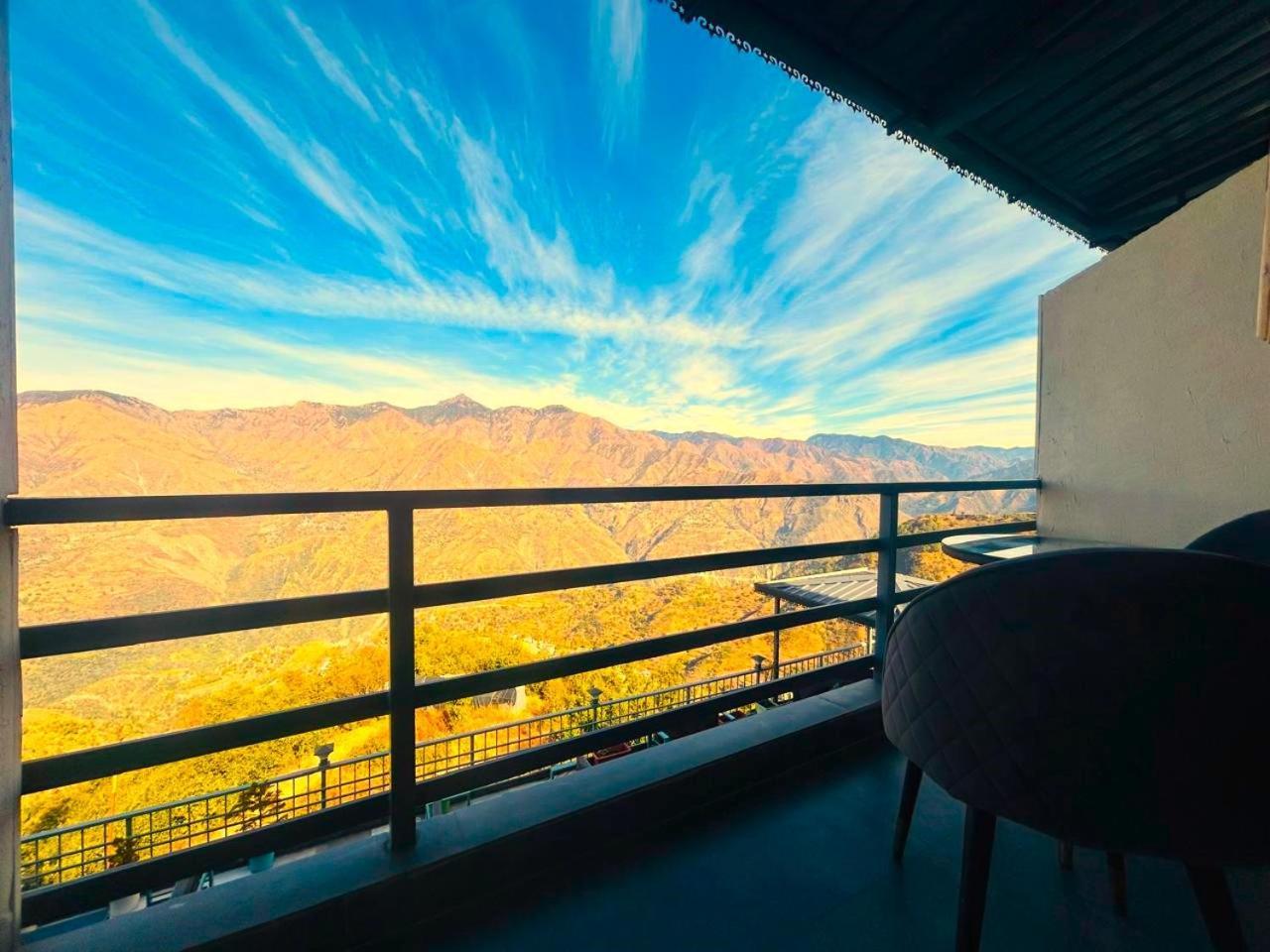 Living On The Edge A Luxury Stay Mussoorie Eksteriør bilde