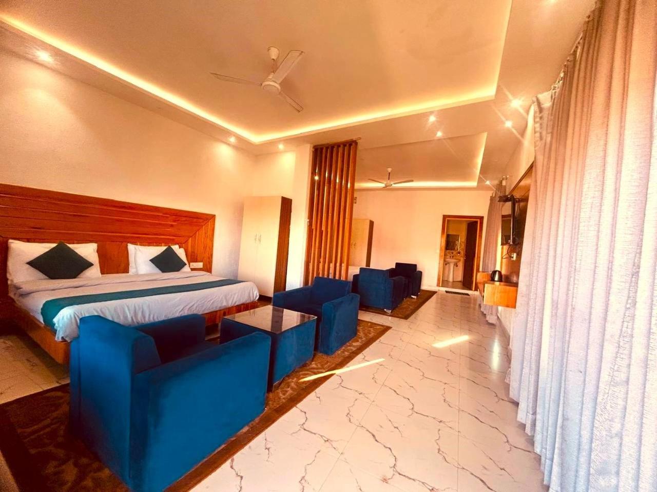 Living On The Edge A Luxury Stay Mussoorie Eksteriør bilde