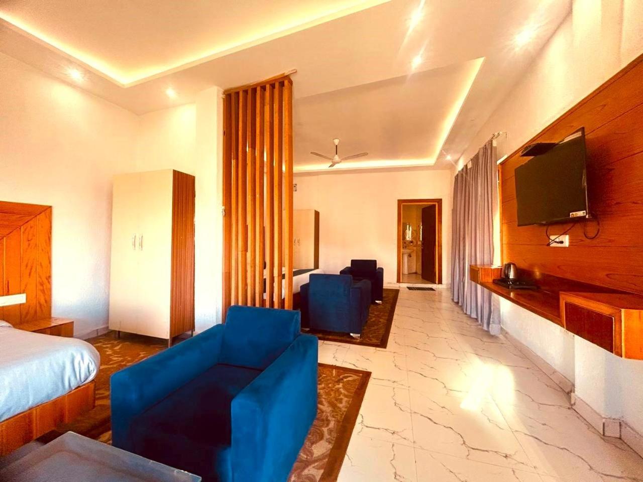 Living On The Edge A Luxury Stay Mussoorie Eksteriør bilde