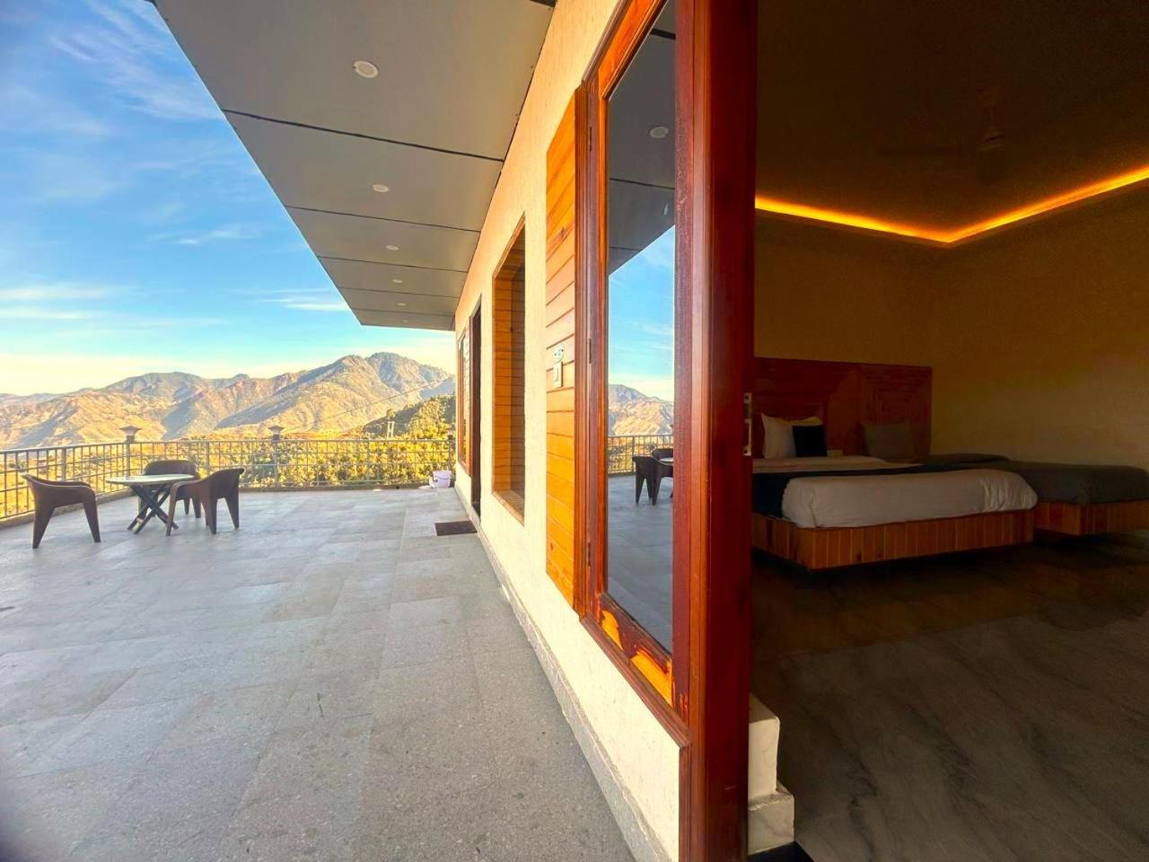 Living On The Edge A Luxury Stay Mussoorie Eksteriør bilde