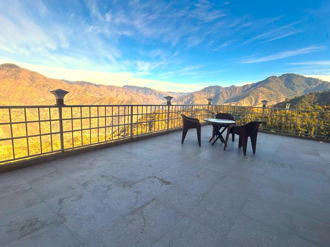 Living On The Edge A Luxury Stay Mussoorie Eksteriør bilde