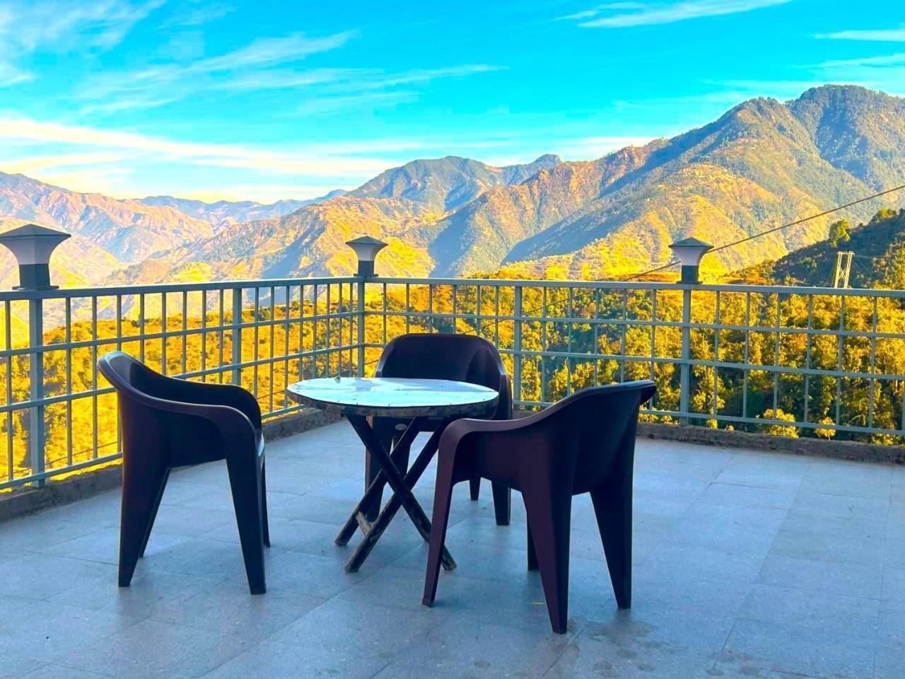 Living On The Edge A Luxury Stay Mussoorie Eksteriør bilde