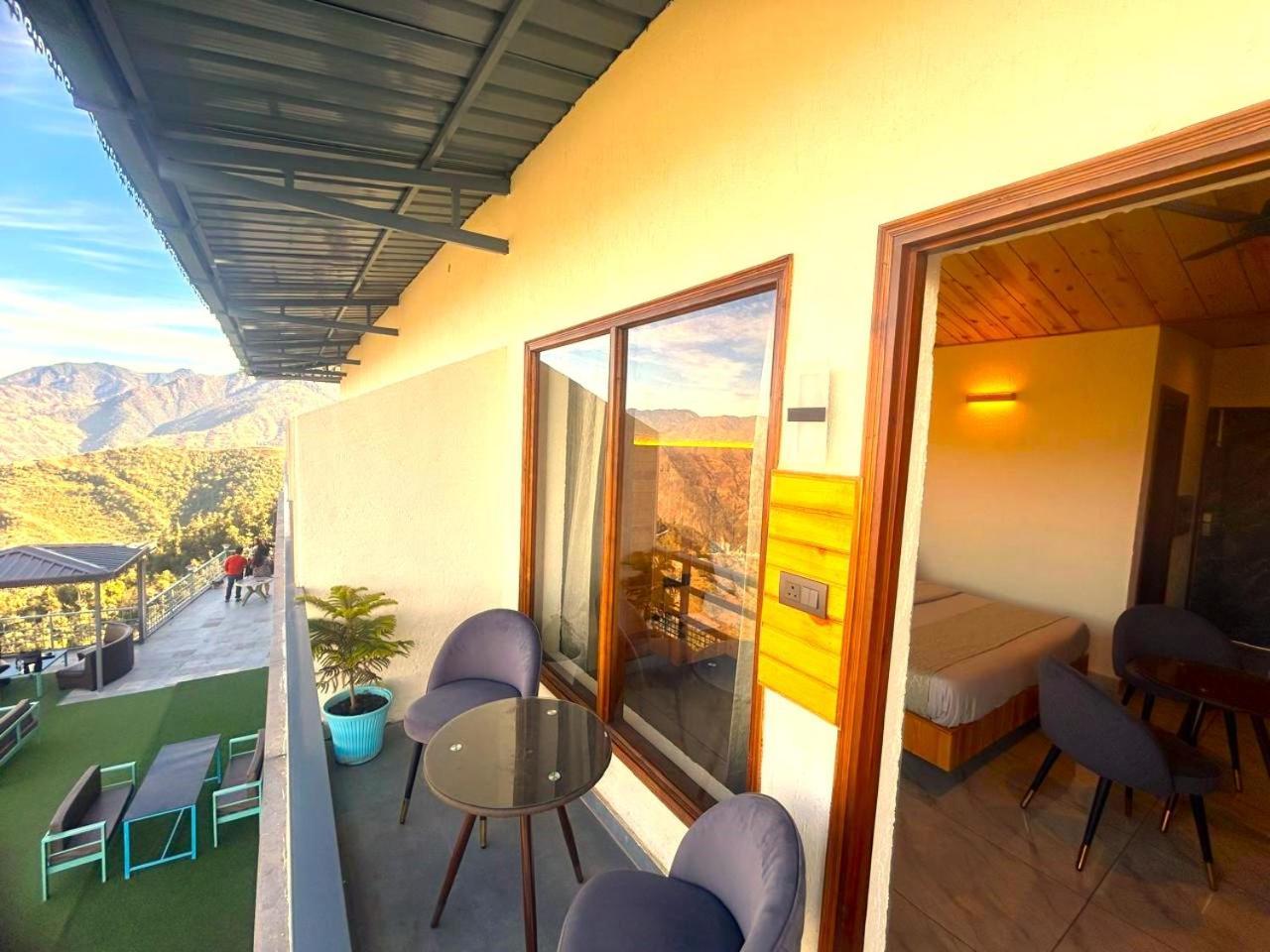 Living On The Edge A Luxury Stay Mussoorie Eksteriør bilde