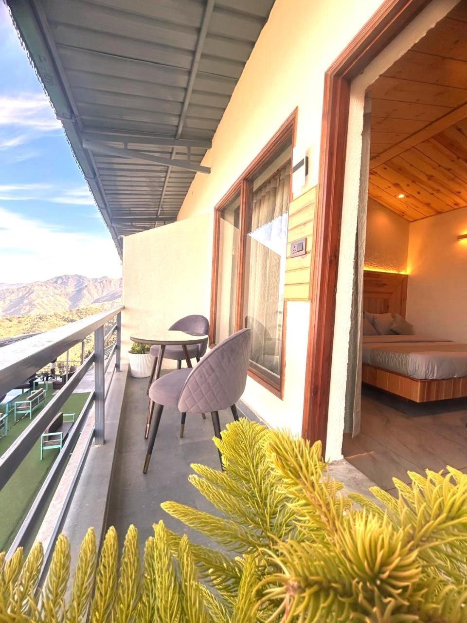 Living On The Edge A Luxury Stay Mussoorie Eksteriør bilde