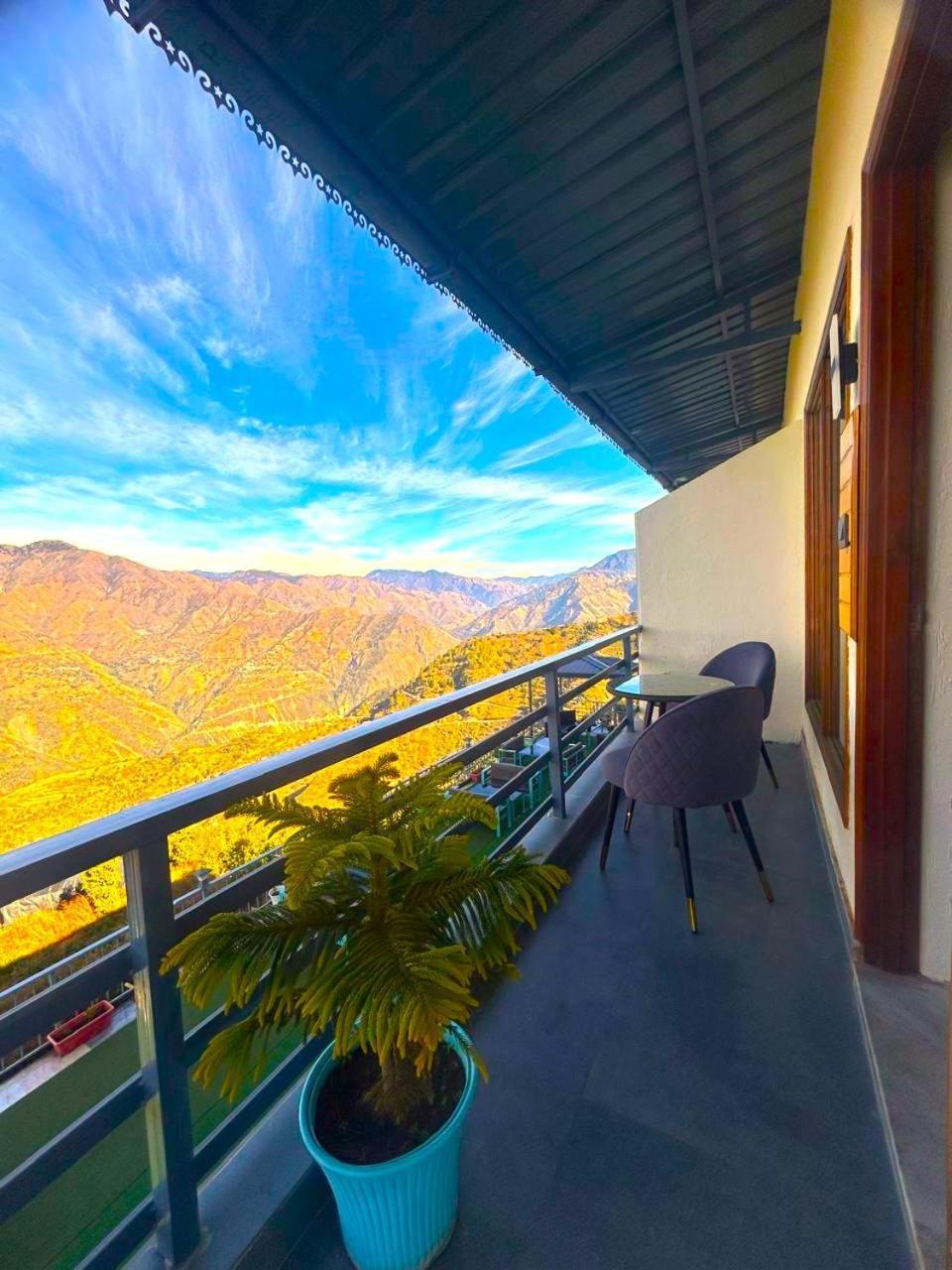 Living On The Edge A Luxury Stay Mussoorie Eksteriør bilde