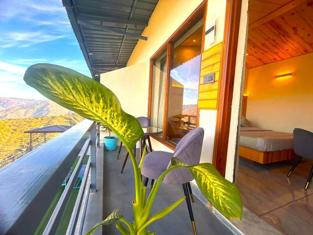Living On The Edge A Luxury Stay Mussoorie Eksteriør bilde
