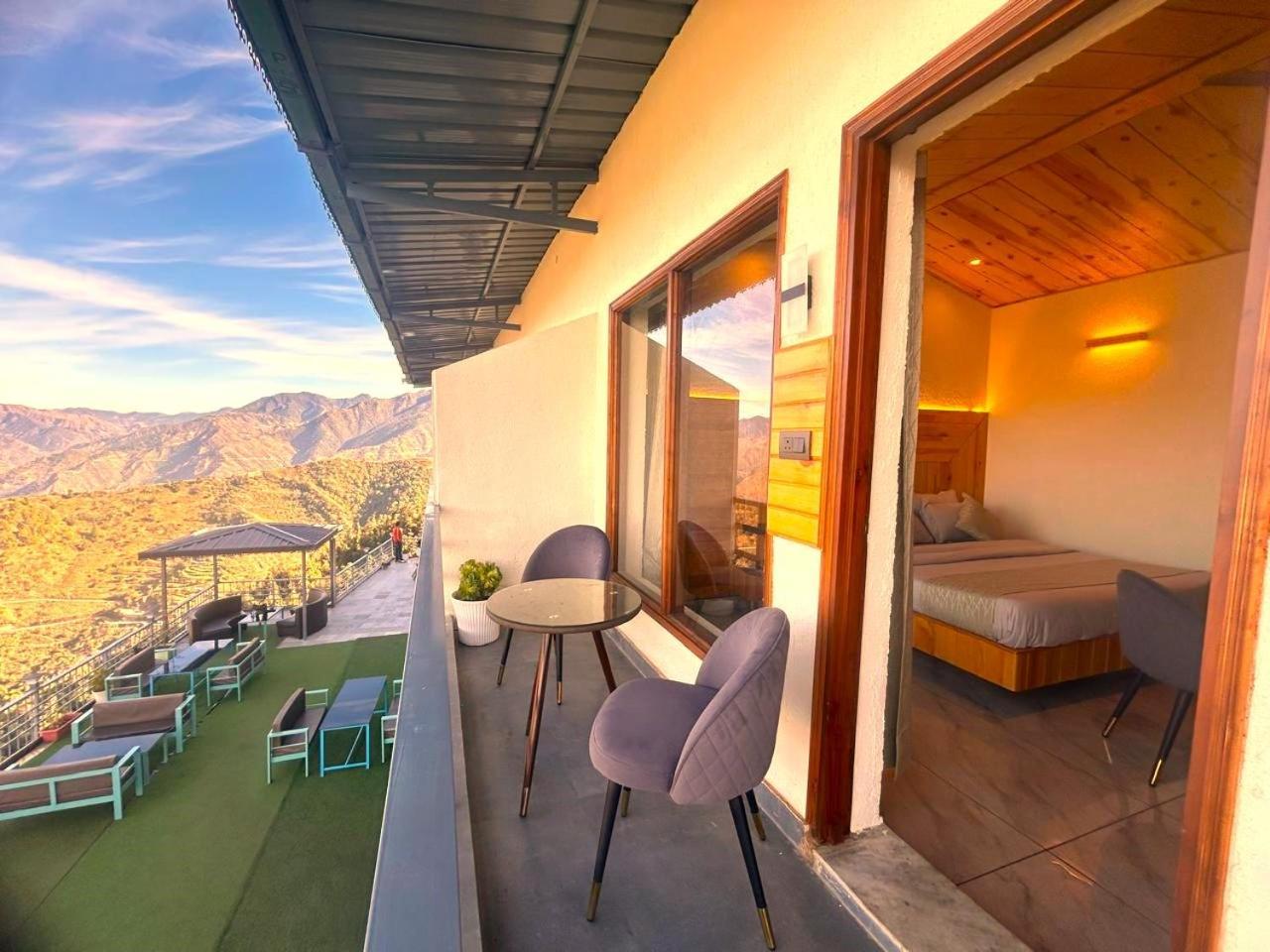 Living On The Edge A Luxury Stay Mussoorie Eksteriør bilde