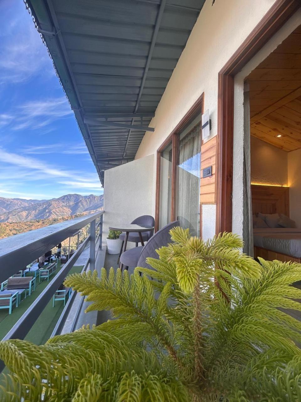 Living On The Edge A Luxury Stay Mussoorie Eksteriør bilde