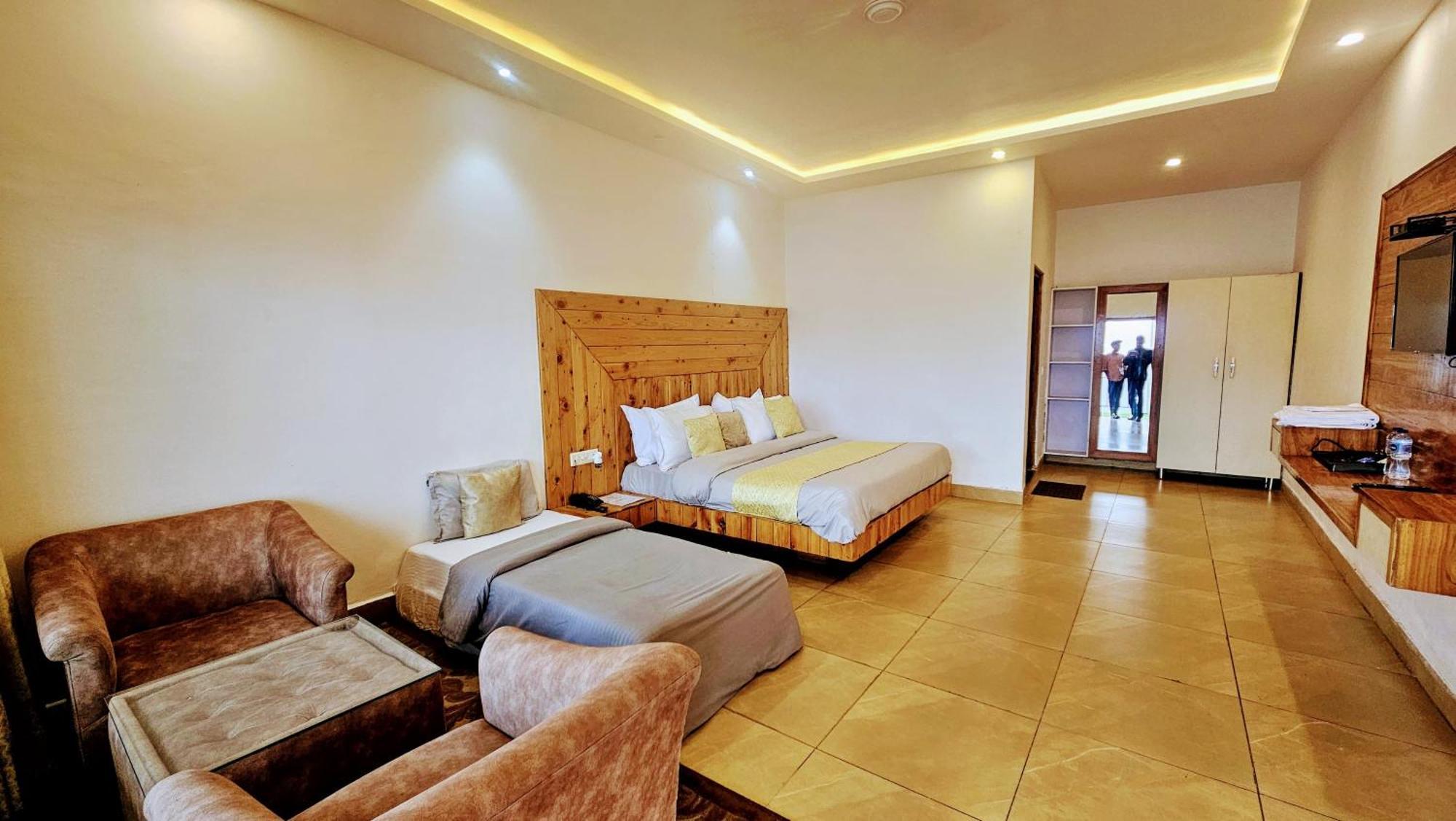 Living On The Edge A Luxury Stay Mussoorie Eksteriør bilde